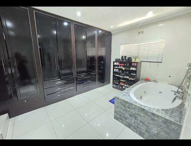 3 BEDROOM HOUSE FOR SALE IN FLORENTIA